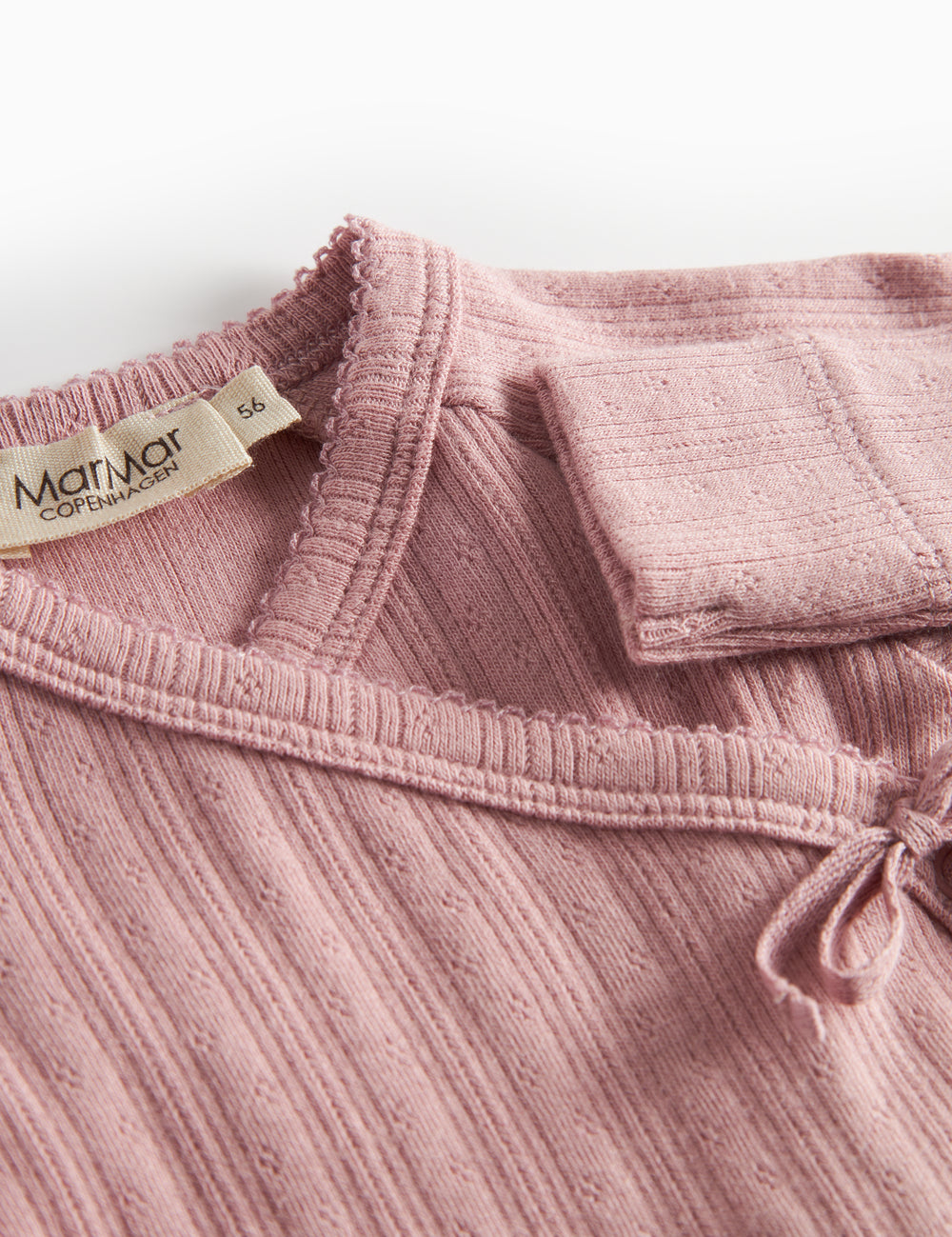 Rosa pointelle slå-om bluse til baby med lange ærmer og bindebånd