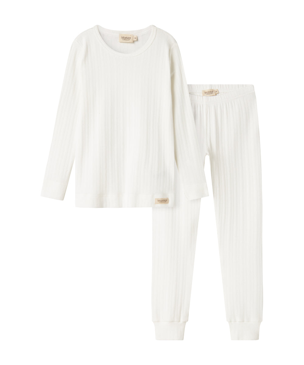 Hvidt pointelle nattøjssæt til børn med langærmet bluse og bukser