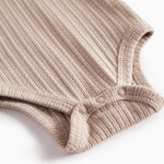 Beige pointelle body med lange ærmer til baby