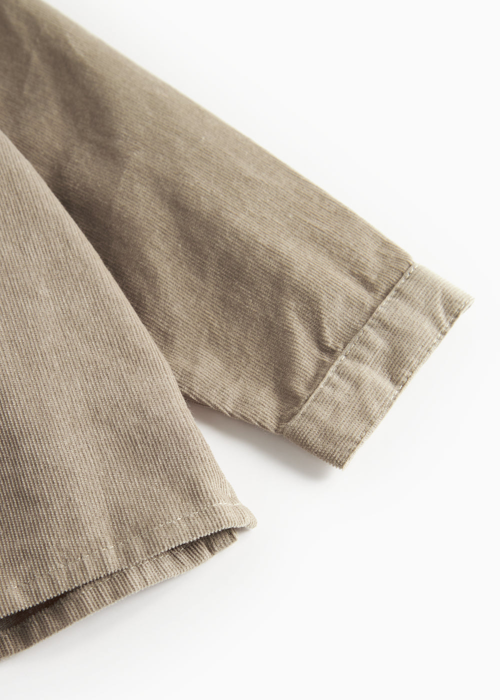 Beige babyfløjlsskjorte med lange ærmer og kinakrave til børn