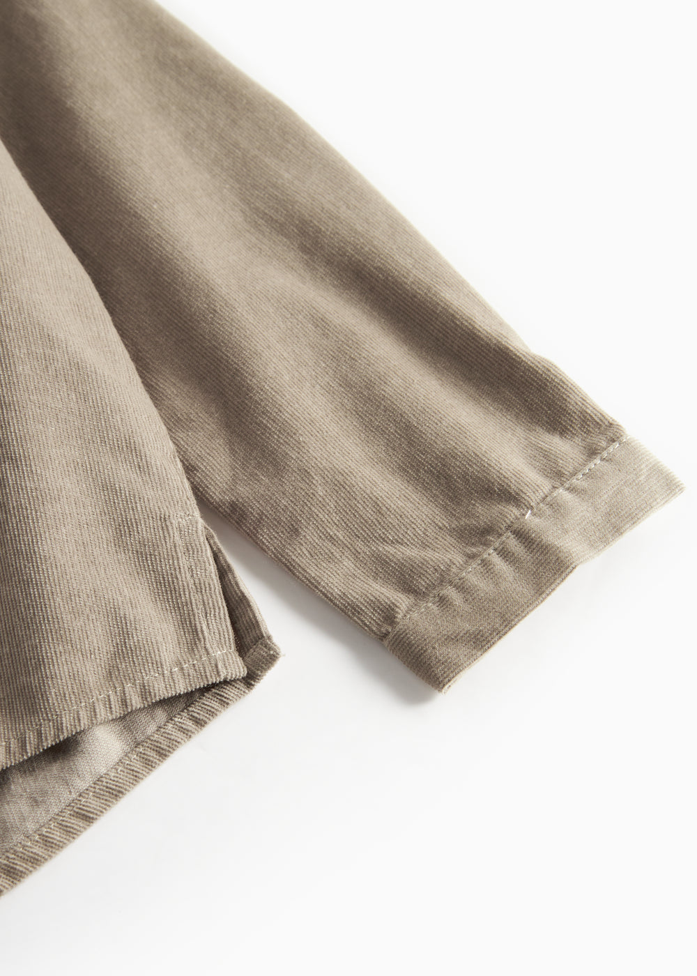 Beige skjorte i babyfløjl med lange ærmer og kinakrave til børn