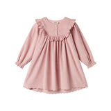 Lyserød babyfløjlskjole med lange ærmer, flæser og bølgekant til børn