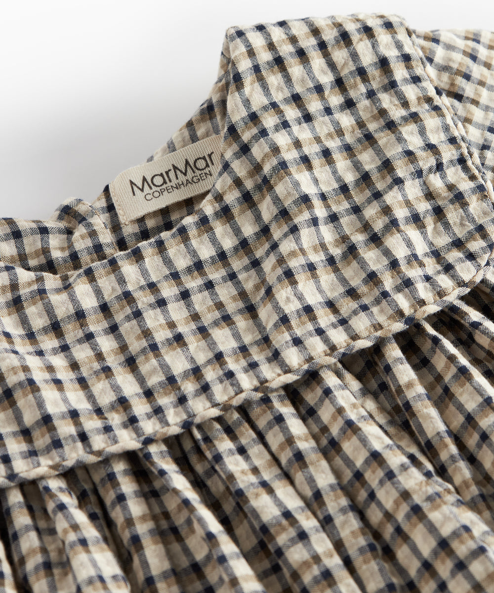 Brun ternet langærmet kjole til børn i crepet bomuld