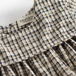 Brun ternet langærmet kjole til børn i crepet bomuld