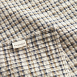 Brun ternet tørklæde