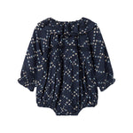 Mørkeblå blomstermønstret heldragt til baby med lange ærmer