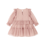 Lyserød tylkjole til børn med lag-på-lag og flæsedetaljer