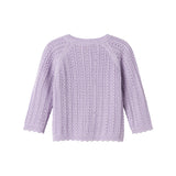 Lilla strikcardigan til børn med knapper og hulmønster