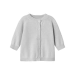 Lys grå strikket babytrøje med lange ærmer