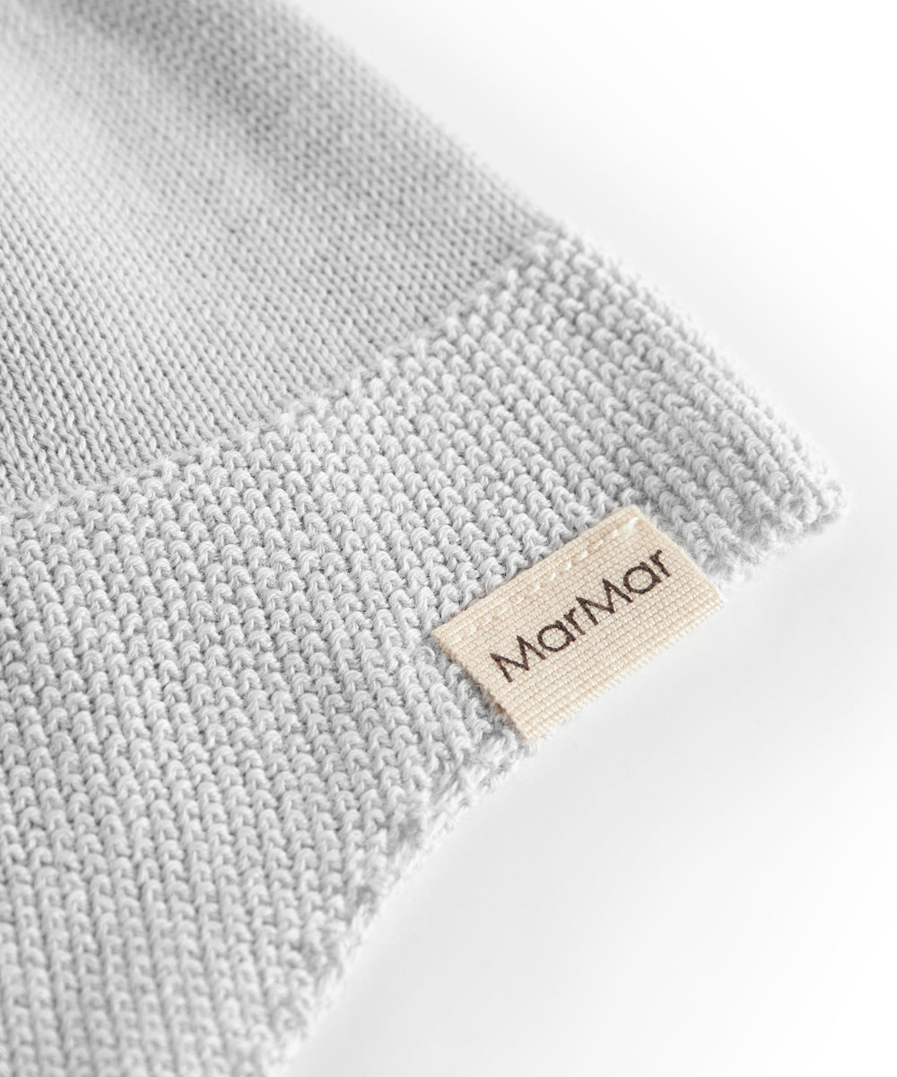 Grå hue i perlestrik til baby