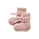 Lyserød strik babyfutter