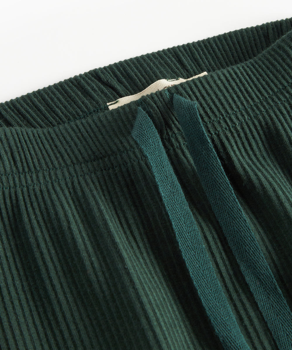 Grøne ribbede babybukser med snøre i taljen