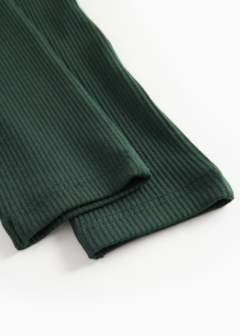 Grøne ribbede babybukser med snøre i taljen