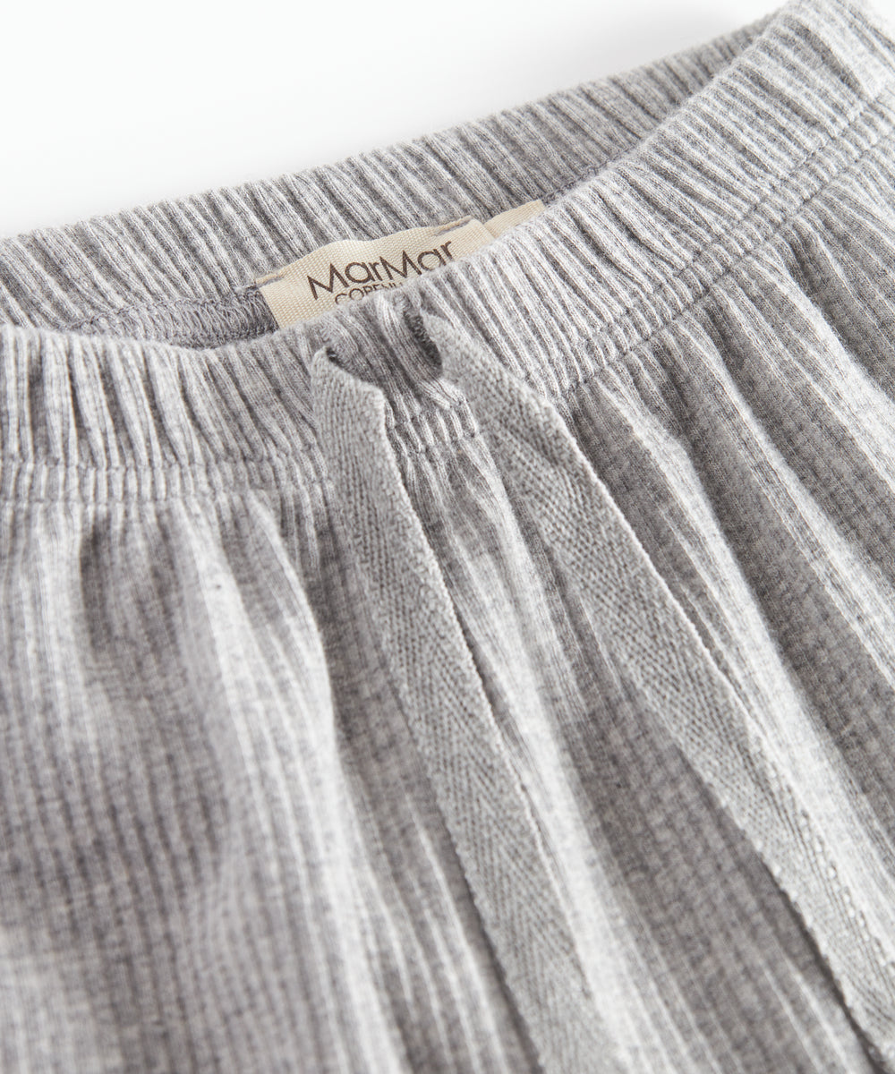 Lysegrå ribbede bukser med snøre i taljen til baby