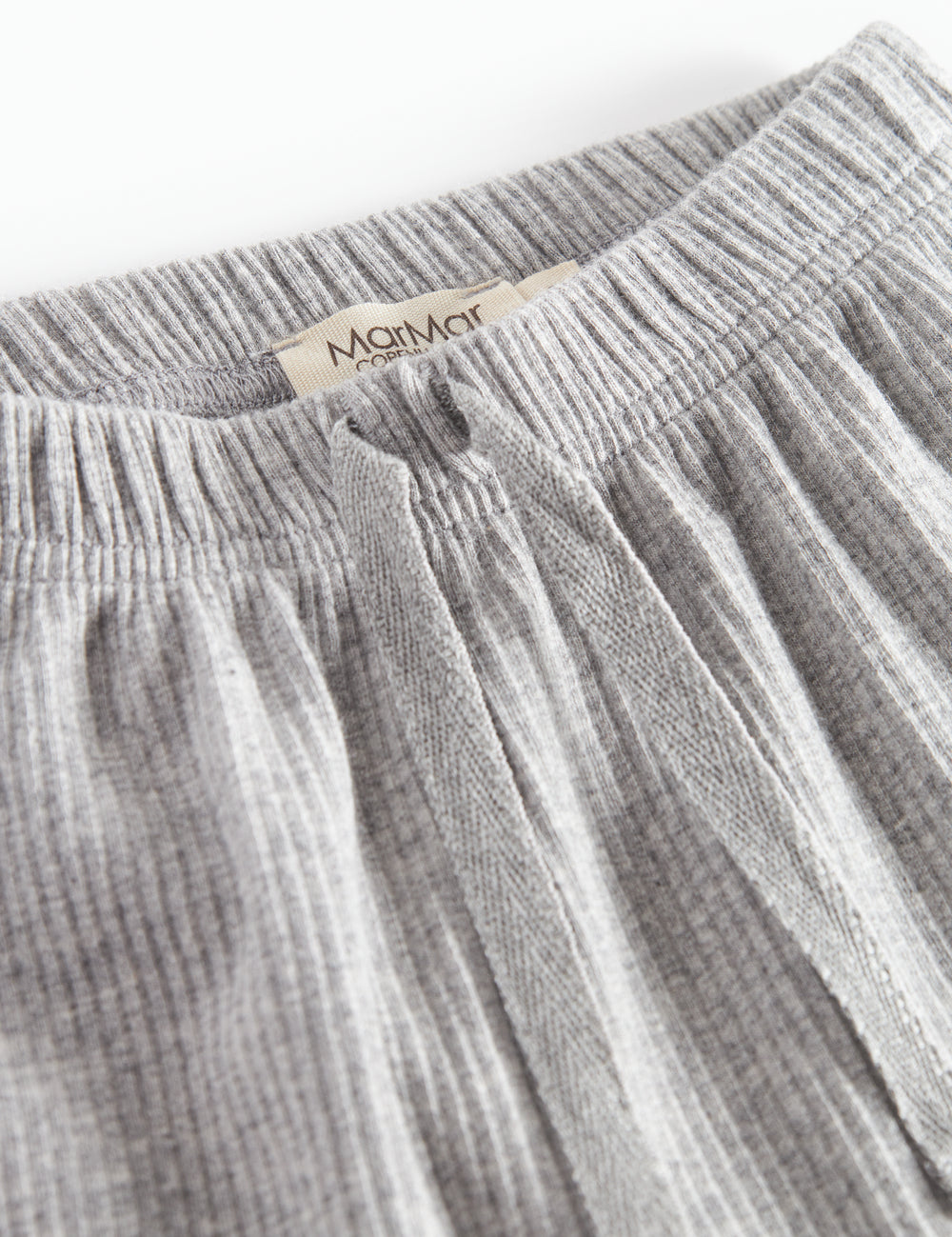 Lysegrå ribbede bukser med snøre i taljen til baby