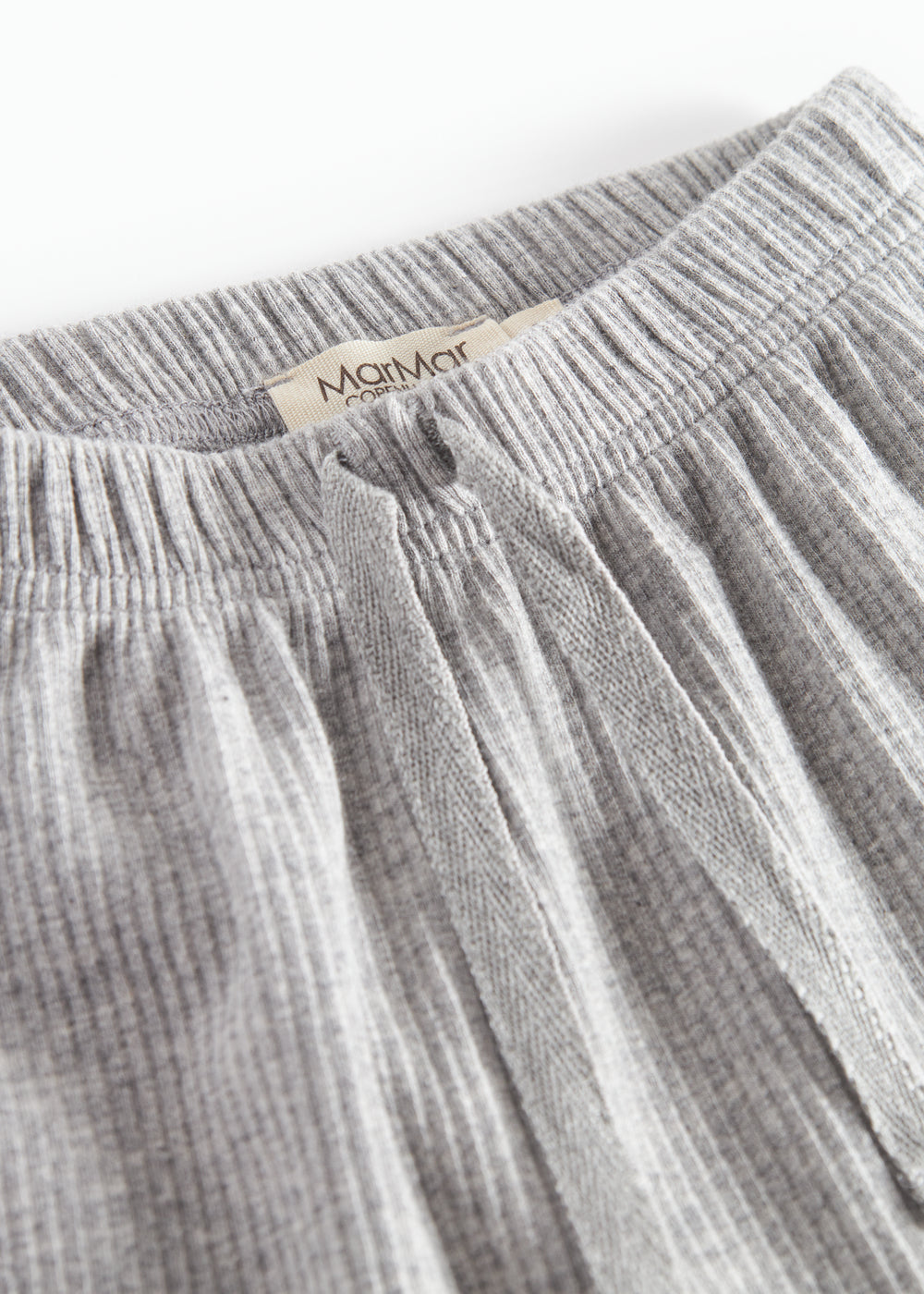 Lysegrå ribbede bukser med snøre i taljen til baby