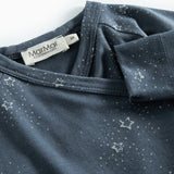 Mørkeblå heldragt med stjerneprint til nyfødt