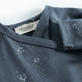 Mørkeblå heldragt med slå-om lukning og stjerneprint til baby