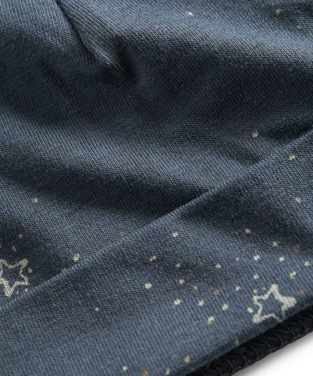 Mørkeblå hue med stjerneprint til nyfødt