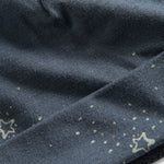 Mørkeblå hue med stjerneprint til nyfødt