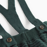 Mørkegrønne strikkede bukser med seler og fine knapper til baby
