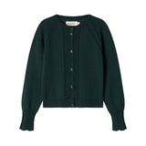 Mørkegrøn strikket cardigan med hulmønster og ribkanter til baby