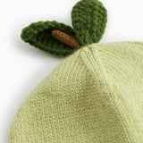 Lysegrøn strikhue med blad til baby