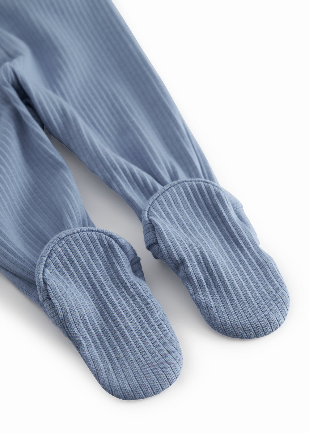 Lyseblå babybukser med fødder til de nyfødte