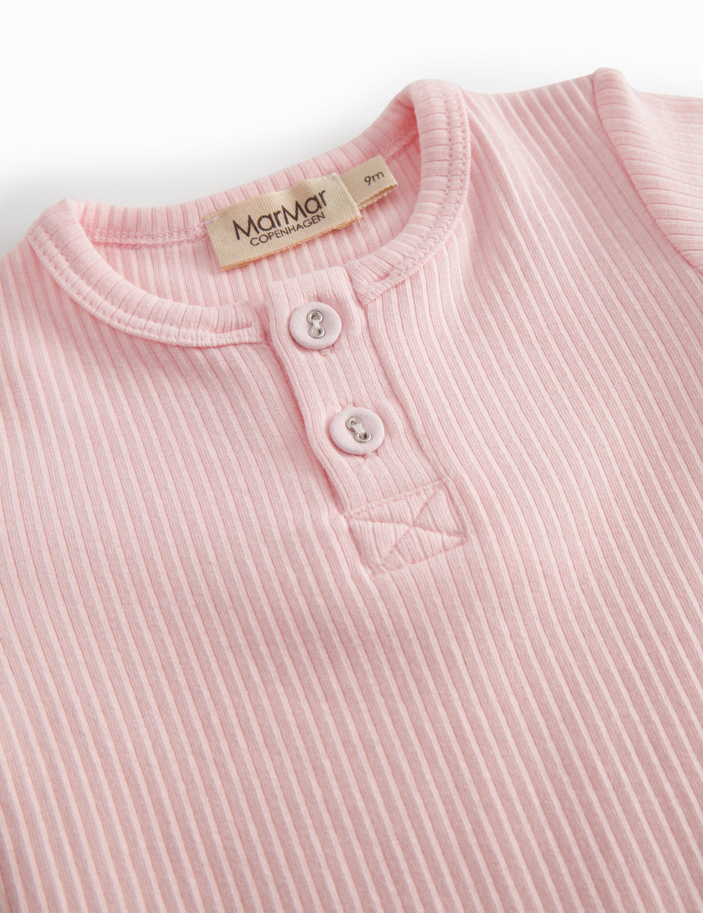 Lyserød kortærmet baby bodystocking med stolpe knaplukning