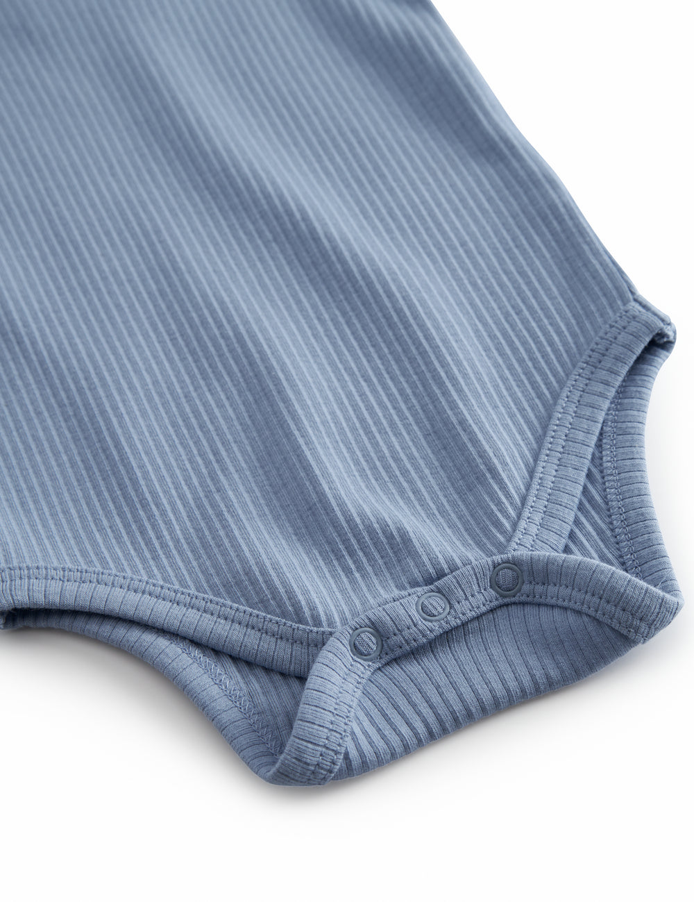 Lyseblå kortærmet baby bodystocking med stolpe knaplukning
