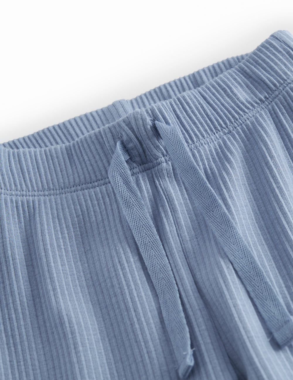 Lyseblå babybukser i ribstrikket modal
