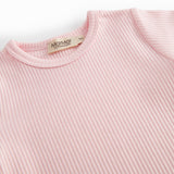 Kortærmet baby modal romper med korte ben i lyserød nuance