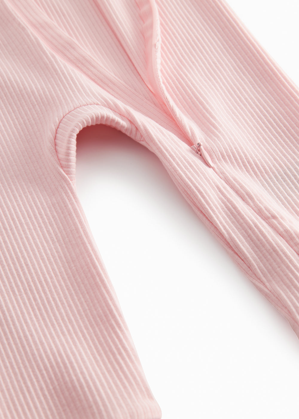 Langærmet lyserød heldragt med lynlås til børn

Translation: Bright red long-sleeved jacket with zipper for children