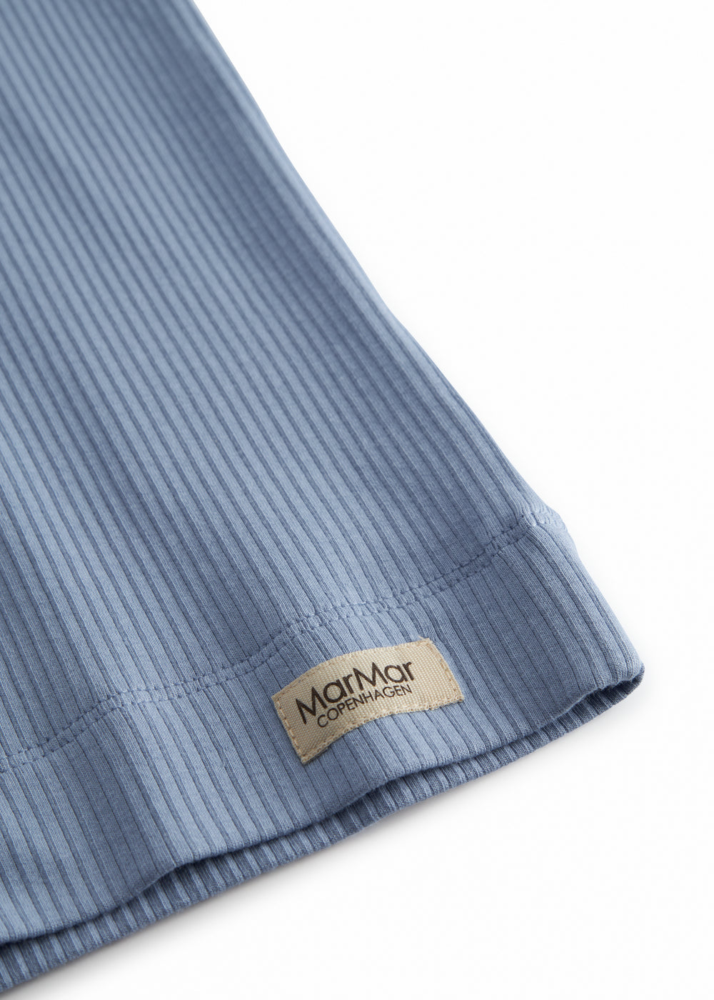 Undertrøje uden ærmer i lyseblå ribstrikket modal til børn 