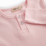 Langærmet lyserød modal t-shirt til børn med stolpe knaplukning