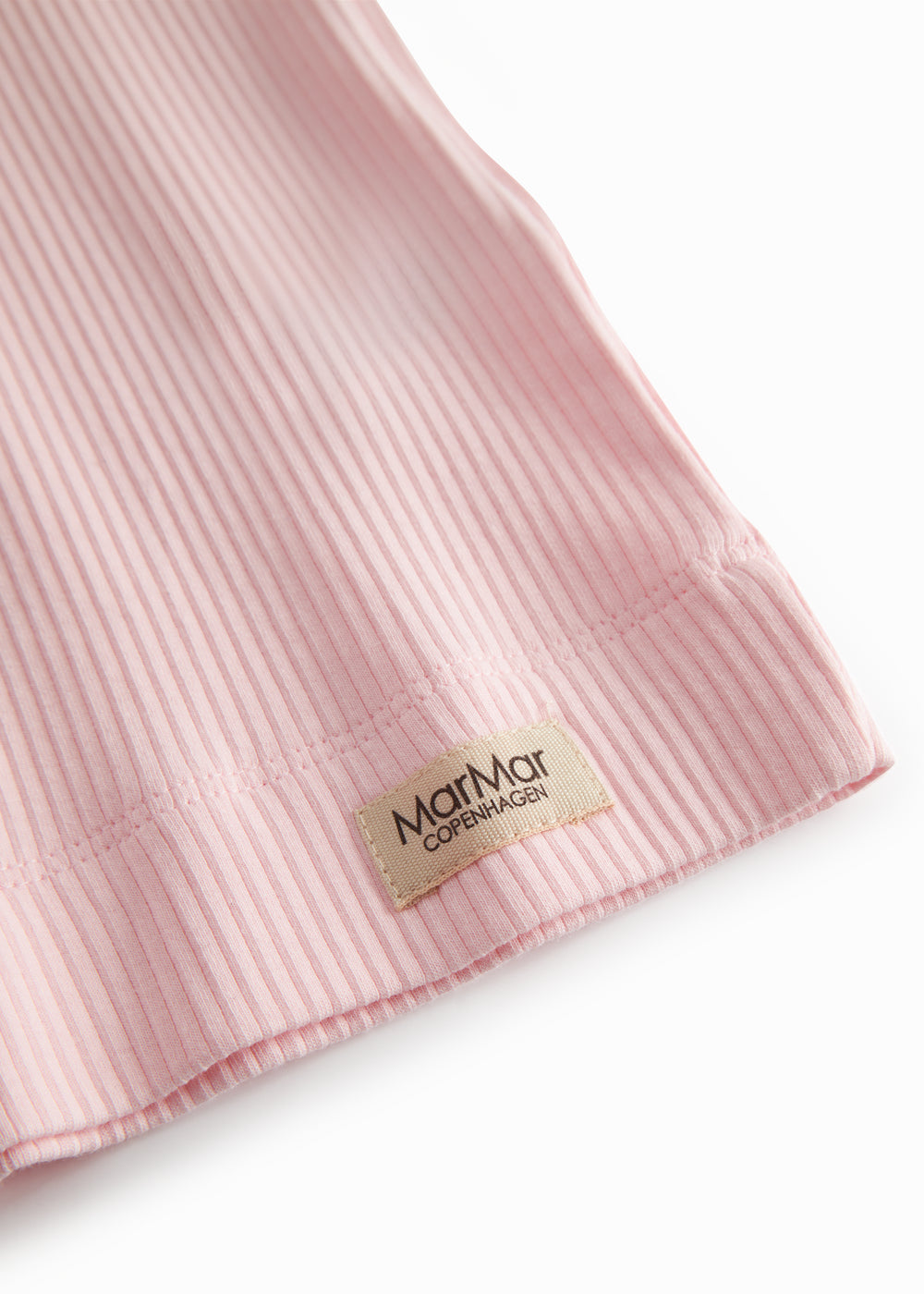 Langærmet lyserød modal t-shirt til børn med stolpe knaplukning

Translation: Long-sleeved bright yellow modal t-shirt for children with button placket