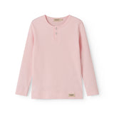 Langærmet lyserød modal t-shirt til børn med stolpe knaplukning

Translation: Long-sleeved bright yellow modal t-shirt for children with button placket