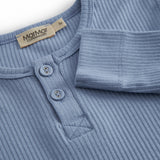 Langærmet lyseblå modal t-shirt til børn med stolpe knaplukning