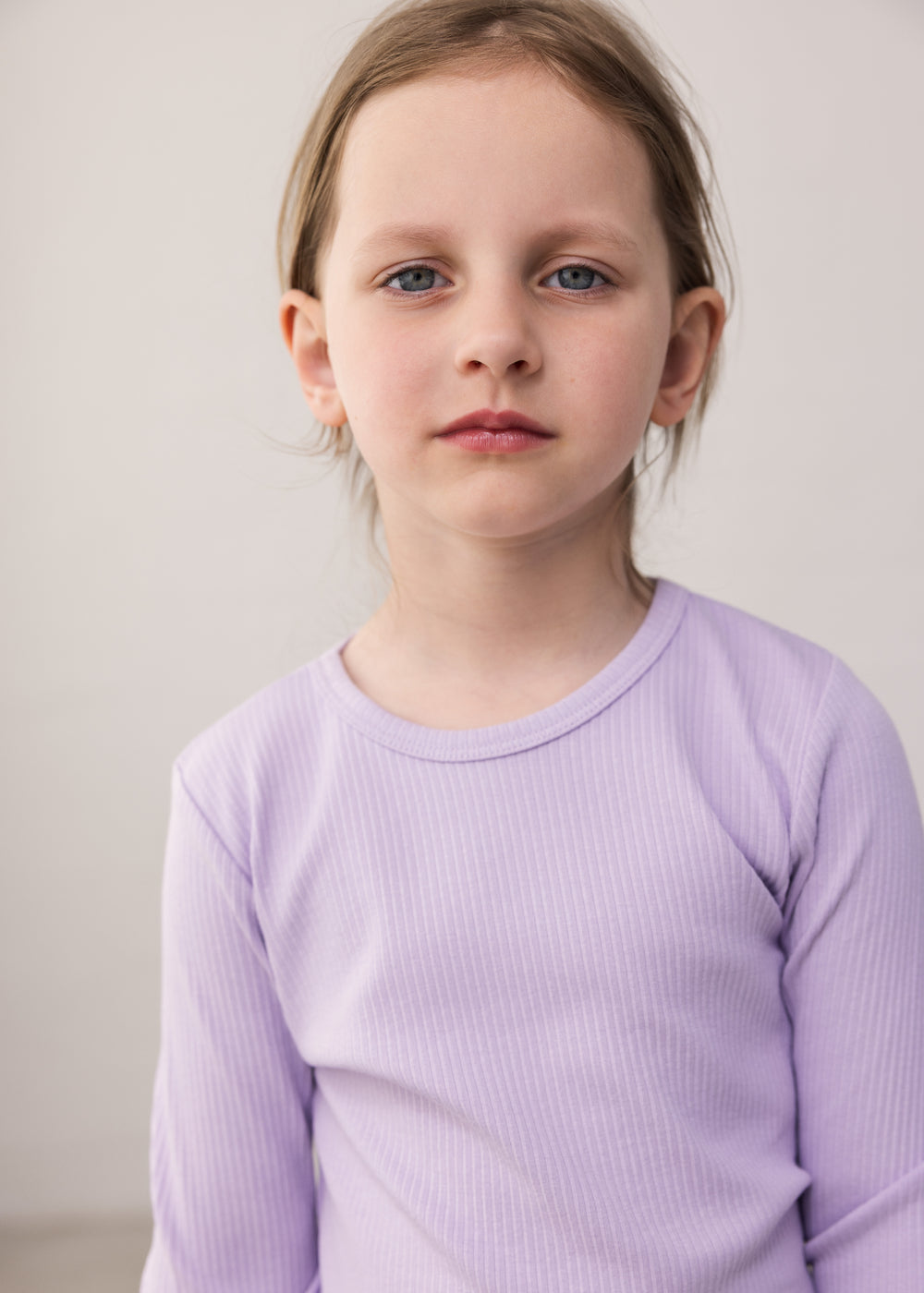Padded long-sleeved ribbed t-shirt for children in lavender shade