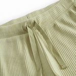 Lysegrøne ribstrikket modal shorts med bindebånd til børn