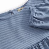 Langærmet lyseblå ribstrikket kjole til børn