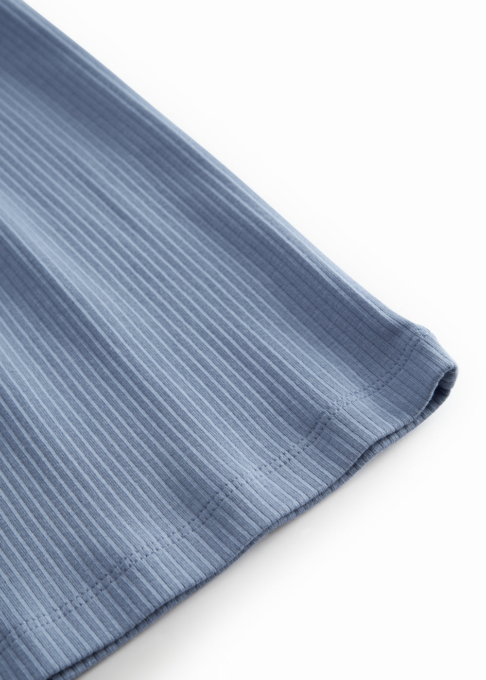 Langærmet lyseblå ribstrikket kjole til børn