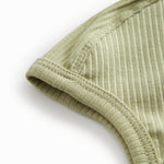 Lysegrøn baby modal hue med trykknap