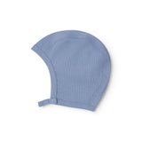 Lyseblå baby modal hue med trykknap