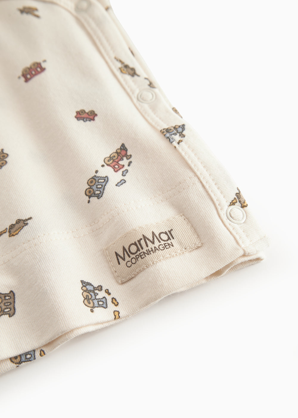 Fitted blouse for newborn baby with snap closure and train print