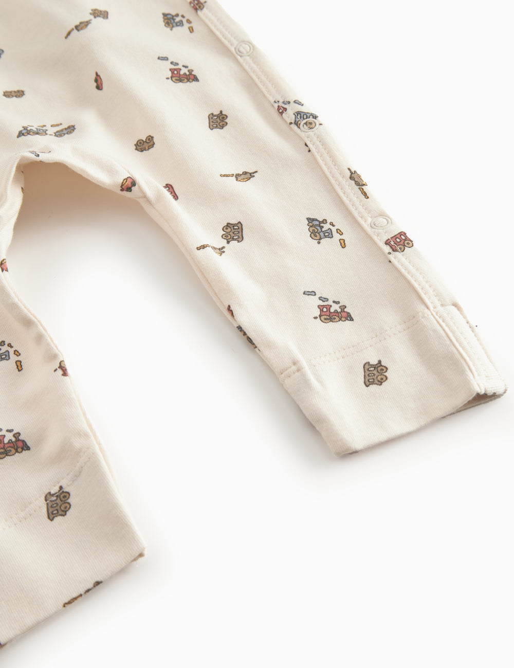 Heldragt til nyfødt med tog print

Translation: Heldragt for newborn with train print