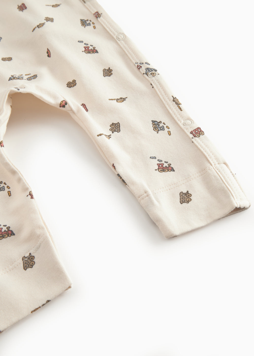 Heldragt til nyfødt med tog print

Translation: Heldragt for newborn with train print