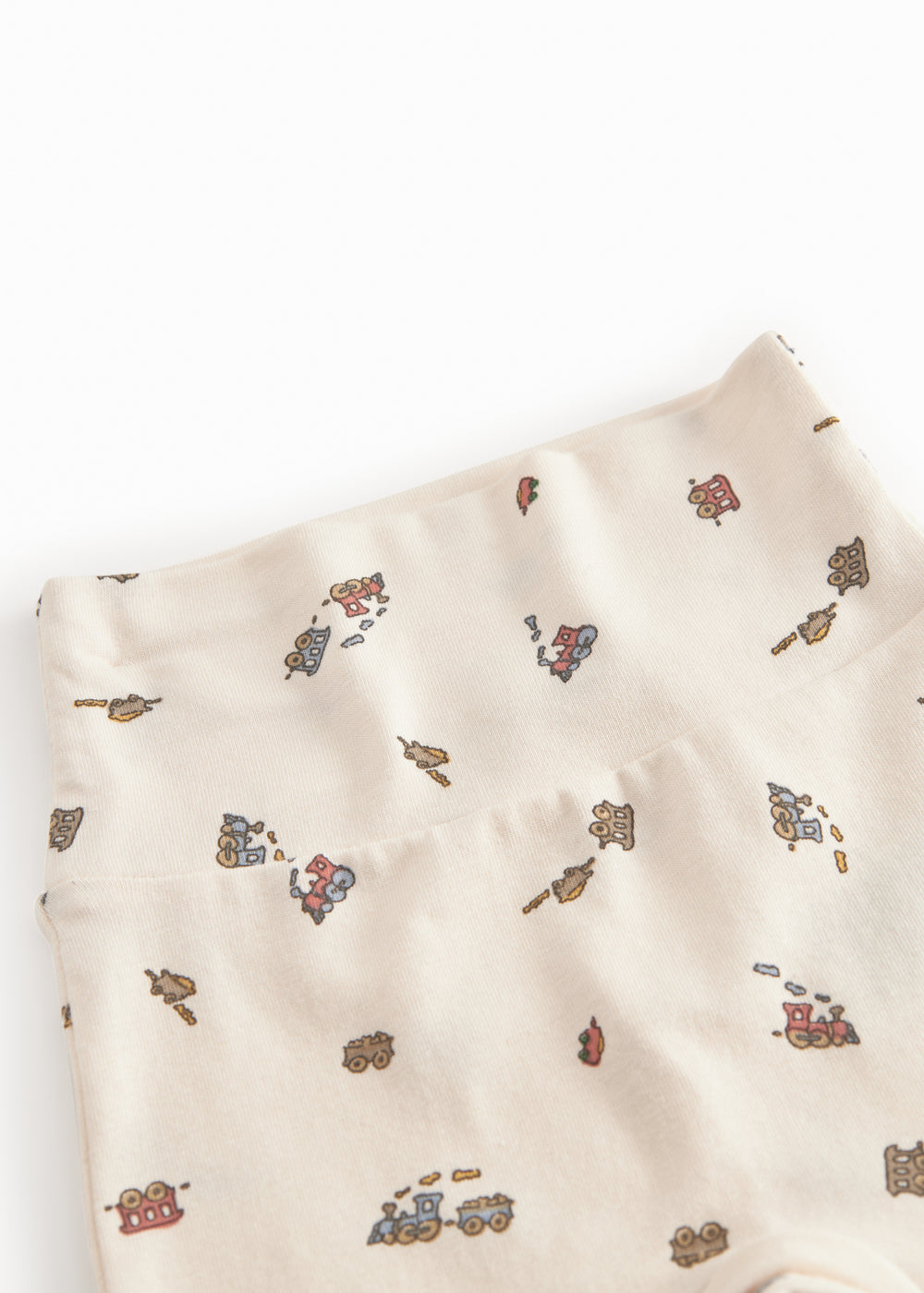 Baby pants with a tow print for the newborns