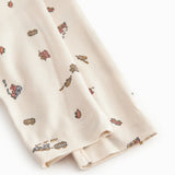 Baby pants with a tow print for the newborns