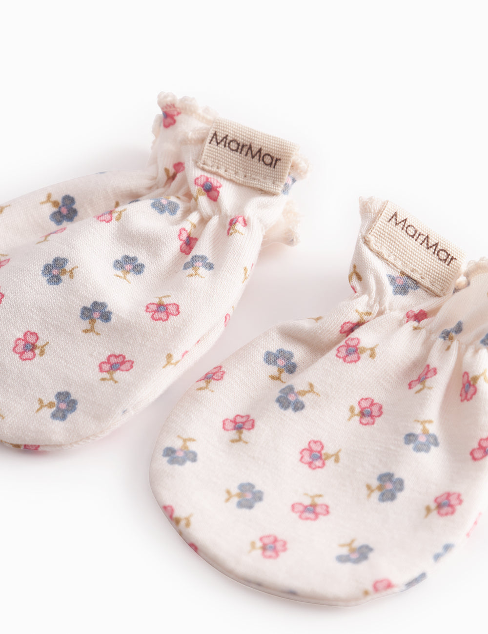 Baby blanket with flower print